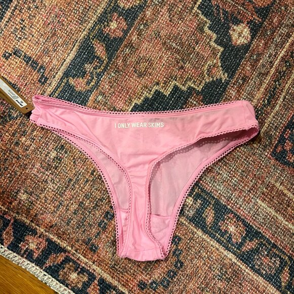 Skims Fits Everybody Thong- S - Picture 2 of 3